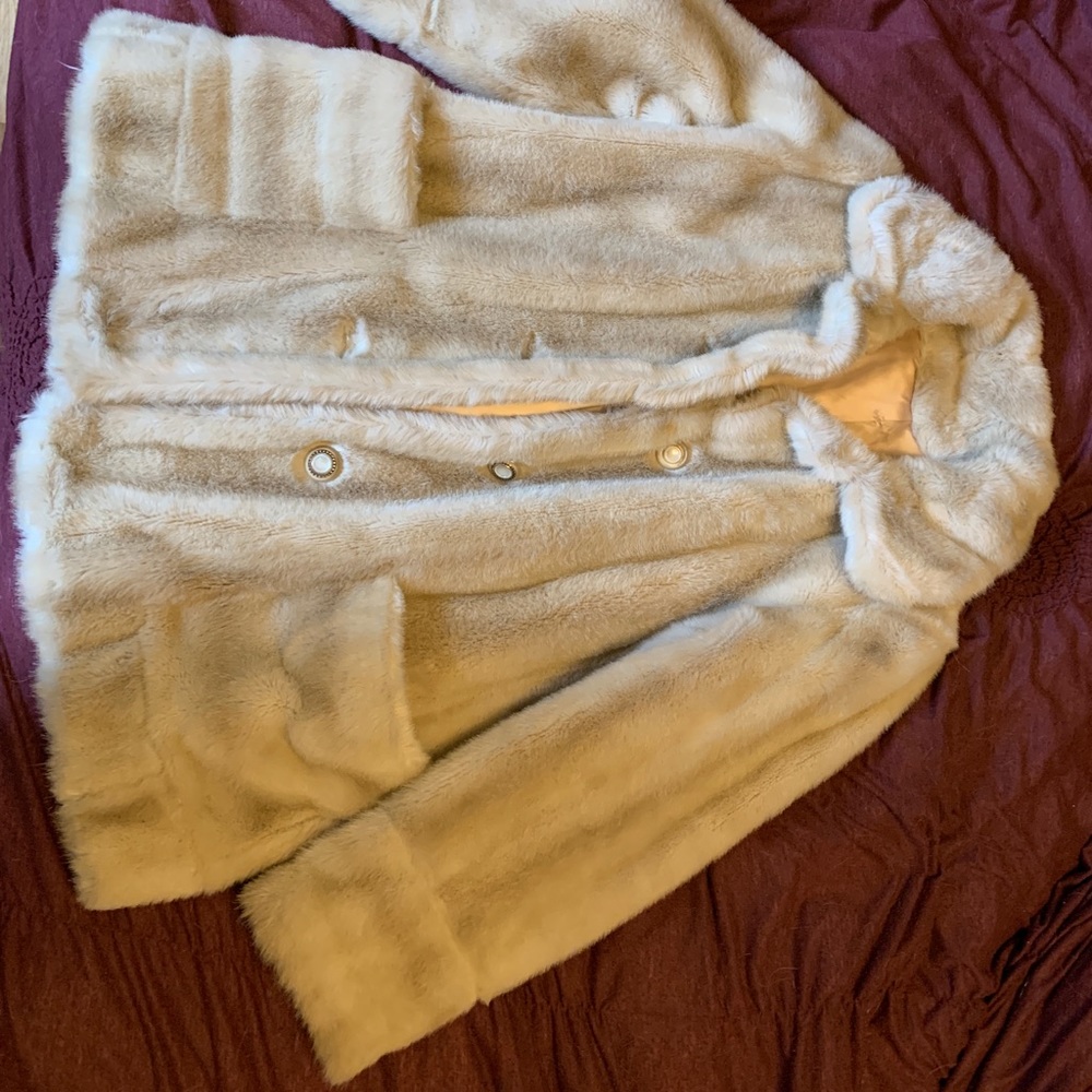 Gorgeous vintage faux fur coat